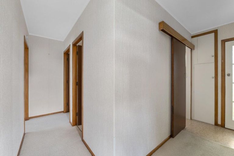 Photo of property in 2/4 Severn Place, Spotswood, New Plymouth, 4310