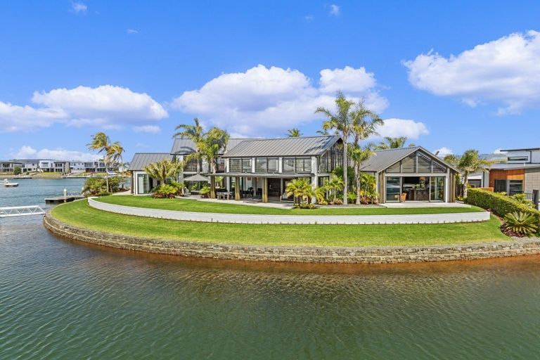 Photo of property in 3 Kuaka Grove, One Tree Point, 0118