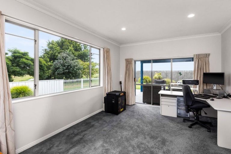 Photo of property in 16 Jacaranda Place, Greenmeadows, Napier, 4112