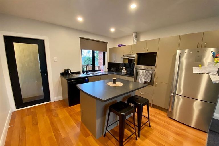 Photo of property in 12 Cossens Street, Balclutha, 9230