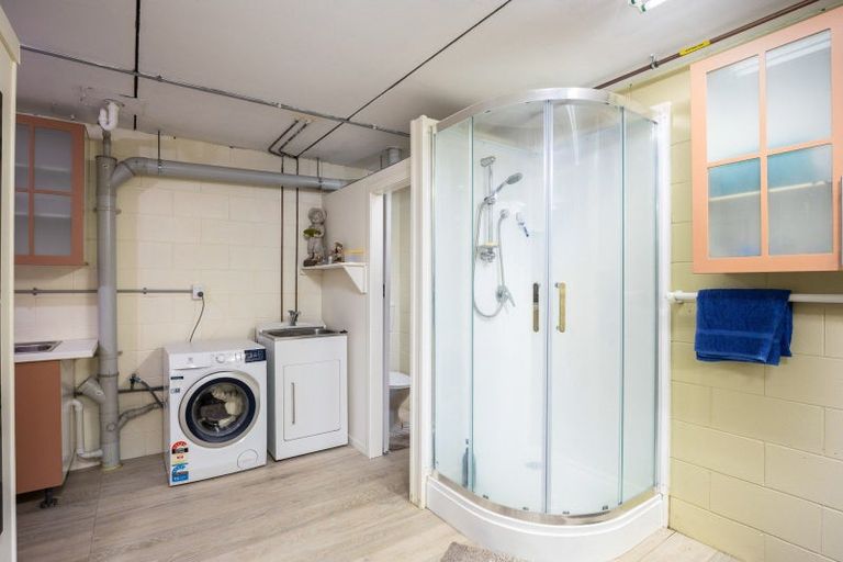 Photo of property in 5f Bromley Place, Westown, New Plymouth, 4310