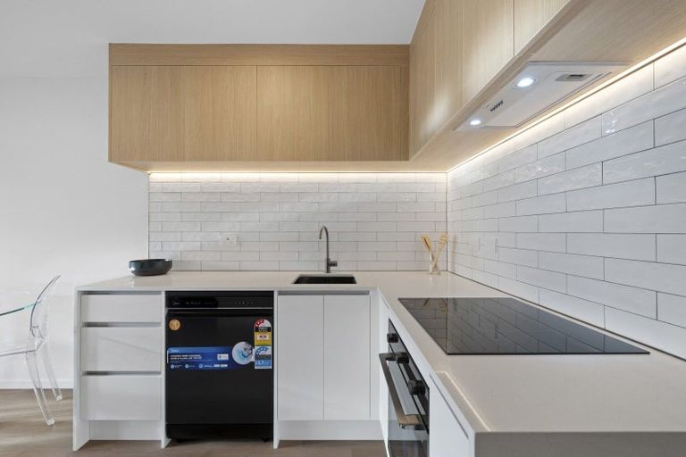 Photo of property in 2/4 Glenburn Road, Hobsonville, 0616
