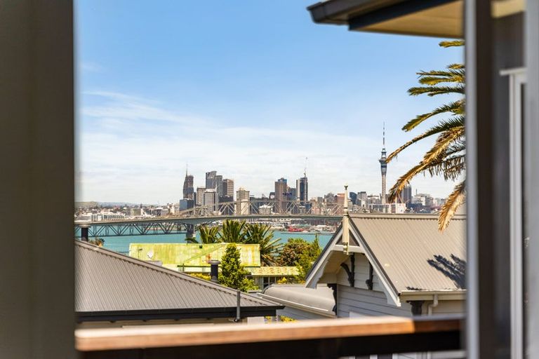 Photo of property in 38 Hinemoa Street, Birkenhead, Auckland, 0626