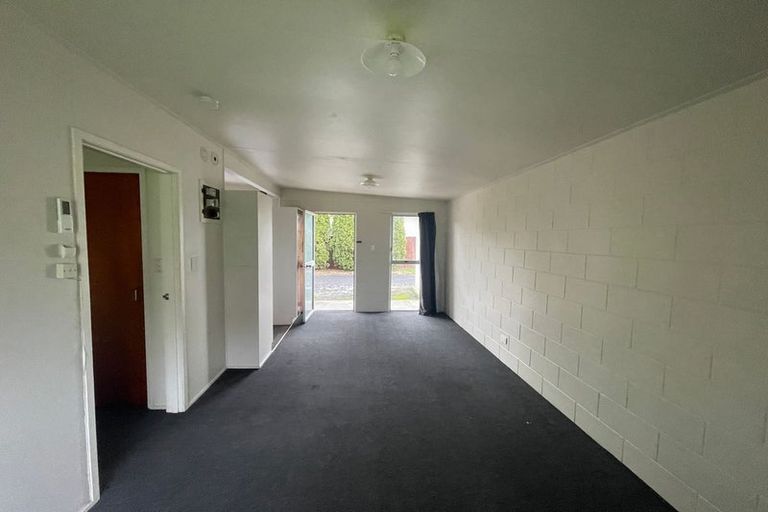 Photo of property in 2/21a Landscape Road, Papatoetoe, Auckland, 2025