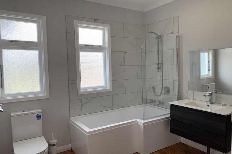 Photo of property in 74 Queenwood Road, Levin, 5510