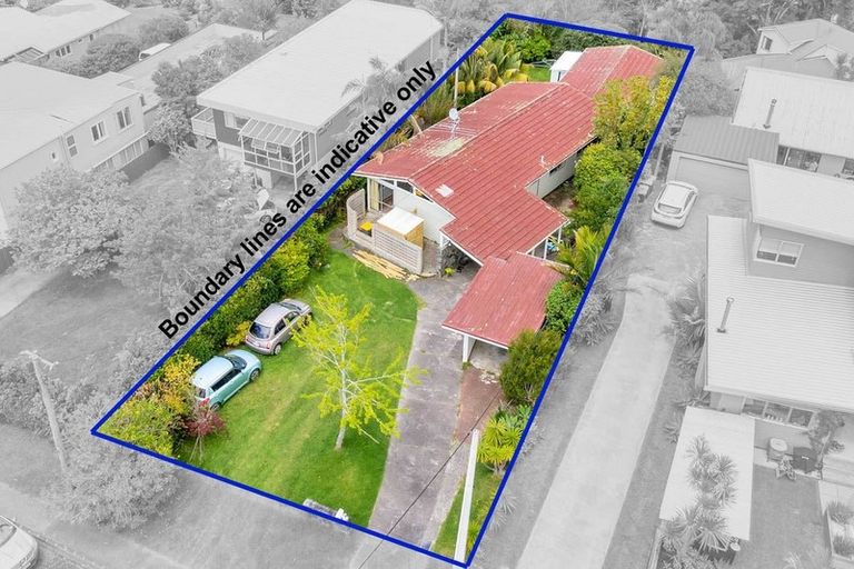 Photo of property in 30 Killarney Avenue, Torbay, Auckland, 0630