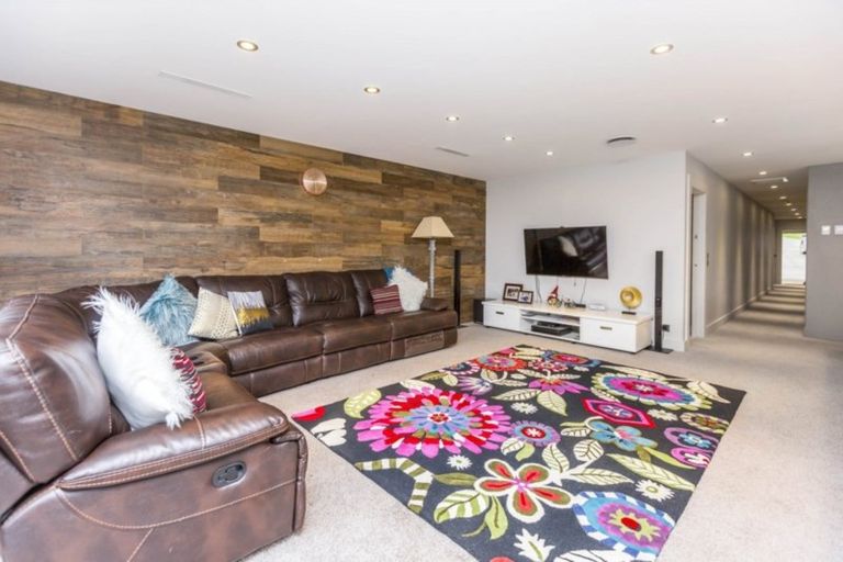 Photo of property in 18 Plateau Road, Te Marua, Upper Hutt, 5018