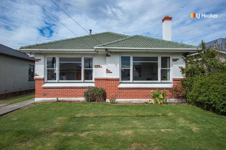 Photo of property in 57 Hargest Crescent, Saint Kilda, Dunedin, 9012
