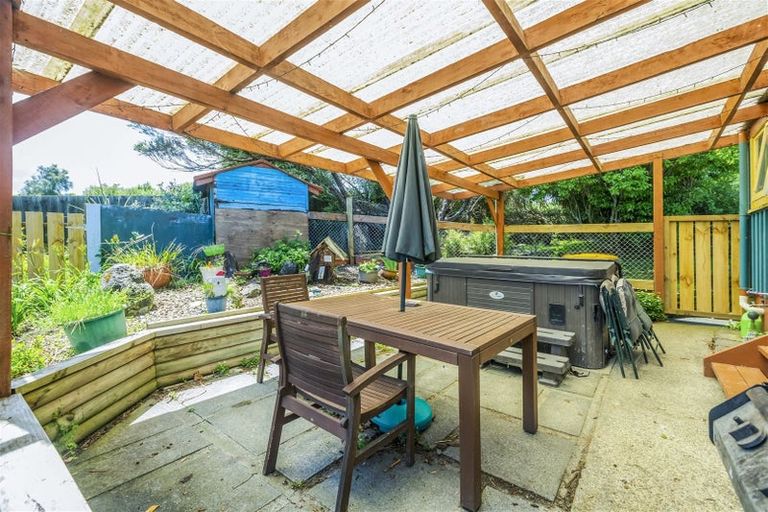 Photo of property in 15 Karioitahi Road, Waiuku, 2123