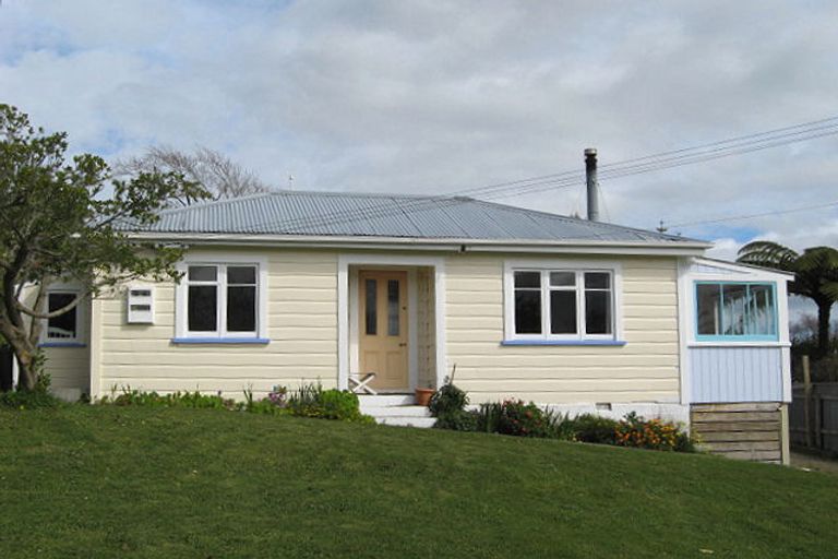 Photo of property in 16 Wi Tako Street, Manakau, Levin, 5573