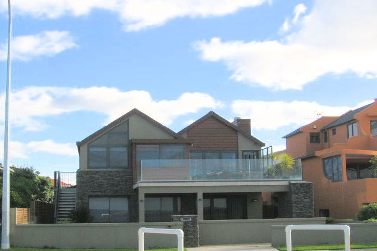 Photo of property in 85 Marine Parade, Mount Maunganui, 3116