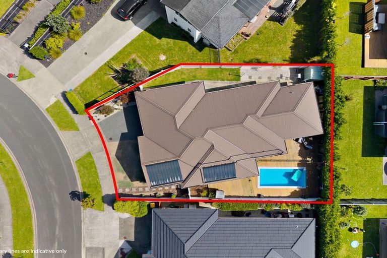 Photo of property in 13 Dida Park Drive, Kumeu, 0810