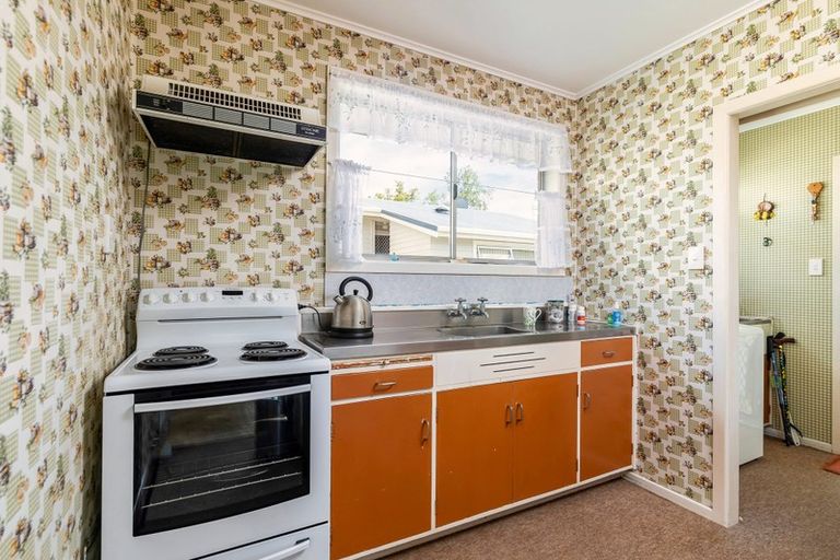 Photo of property in 1/73 Vodanovich Road, Te Atatu South, Auckland, 0610