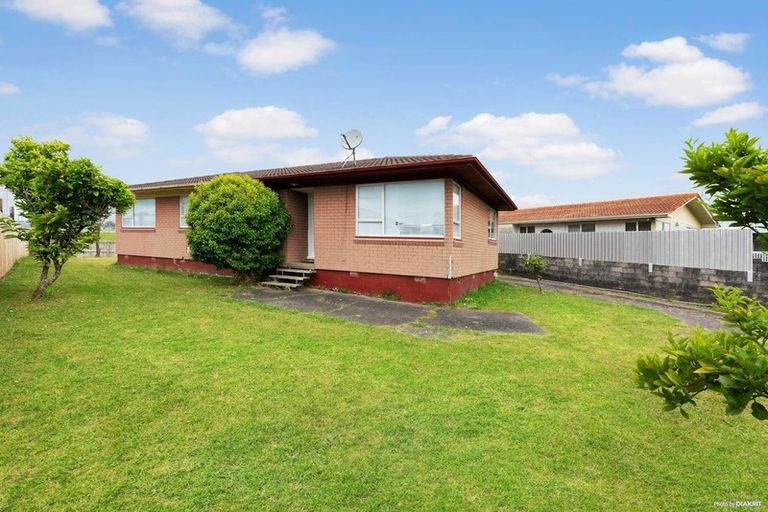 Photo of property in 8 Vetori Place, Clover Park, Auckland, 2023