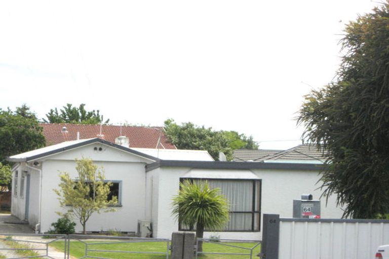 Photo of property in 64 Cuffs Road, Wainoni, Christchurch, 8061