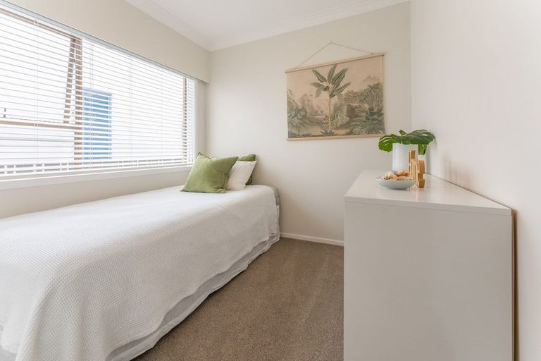 Photo of property in 2a Empire Road, Orewa, 0931