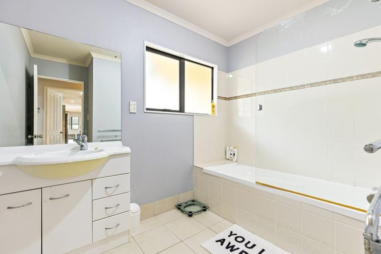 Photo of property in 17 Carnelian Court, Westgate, Auckland, 0614