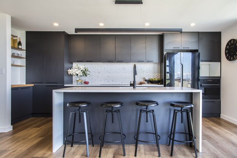 Photo of property in 8a Huka Road, Birkenhead, Auckland, 0626