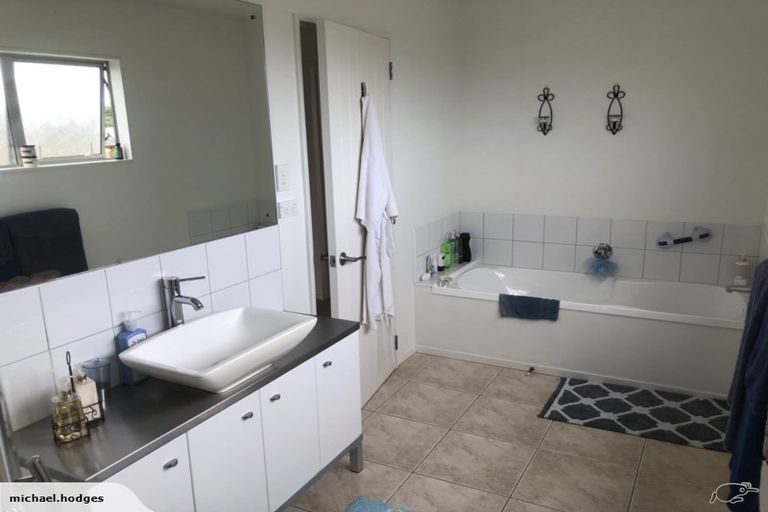 Photo of property in 12 Cotswolds Close, Otamatea, Whanganui, 4500