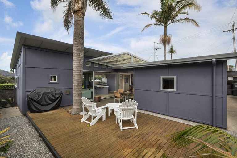 Photo of property in 32 Roretana Drive, Athenree, Waihi Beach, 3177