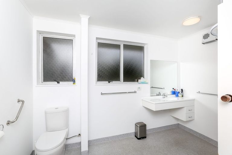 Photo of property in 28 Vancouver Place, Marfell, New Plymouth, 4310