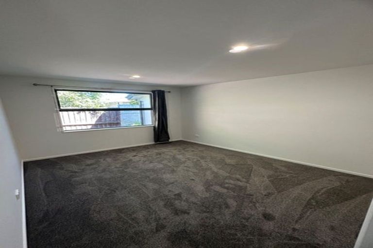 Photo of property in 147 Yaldhurst Road, Sockburn, Christchurch, 8042