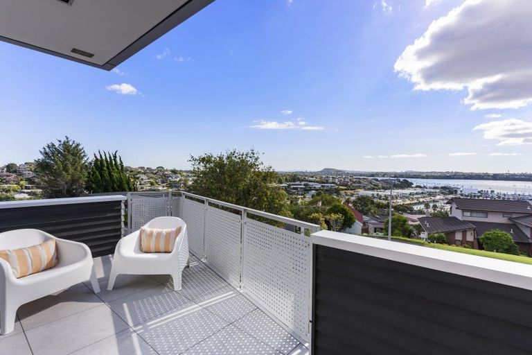 Photo of property in 11 Icarus Place, Half Moon Bay, Auckland, 2012