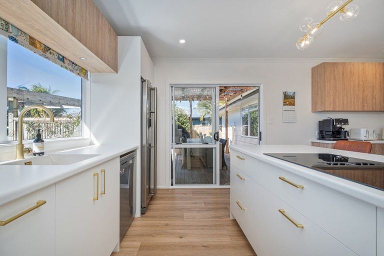 Photo of property in 117 Robinson Road, Whitianga, 3510