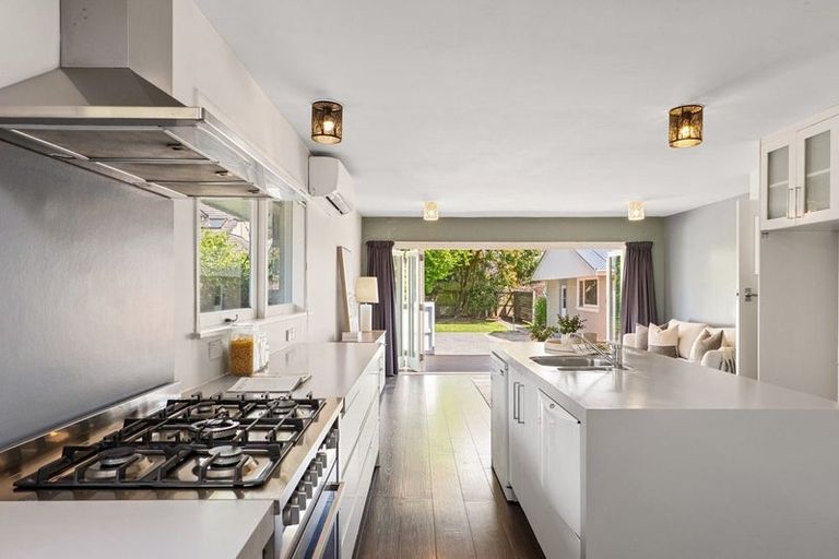 Photo of property in 223 Memorial Avenue, Burnside, Christchurch, 8053