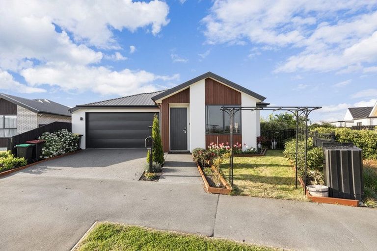 Photo of property in 42 Manakura Street, Russley, Christchurch, 8042