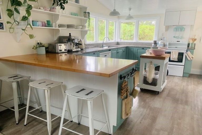 Photo of property in 4a Whitianga View, Paremata, Porirua, 5024