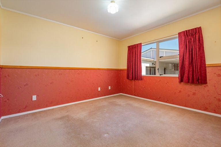 Photo of property in 1 Bryant Street, Takaro, Palmerston North, 4412