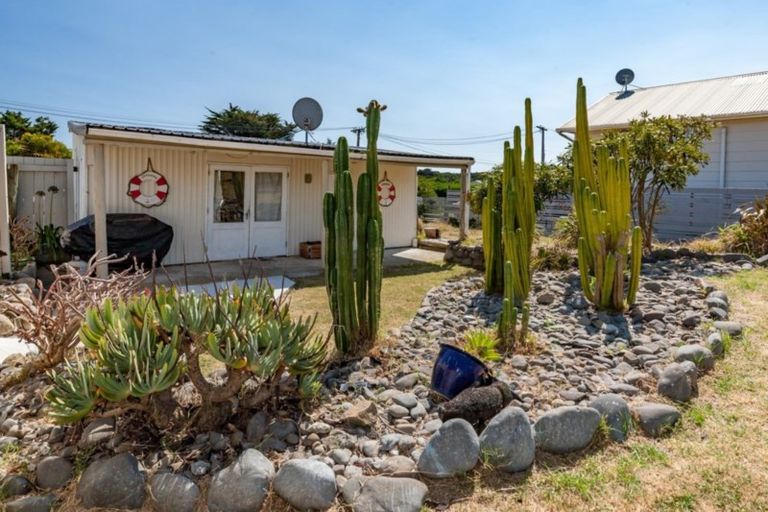 Photo of property in 31 Muapoko Street, Himatangi Beach, Foxton, 4891