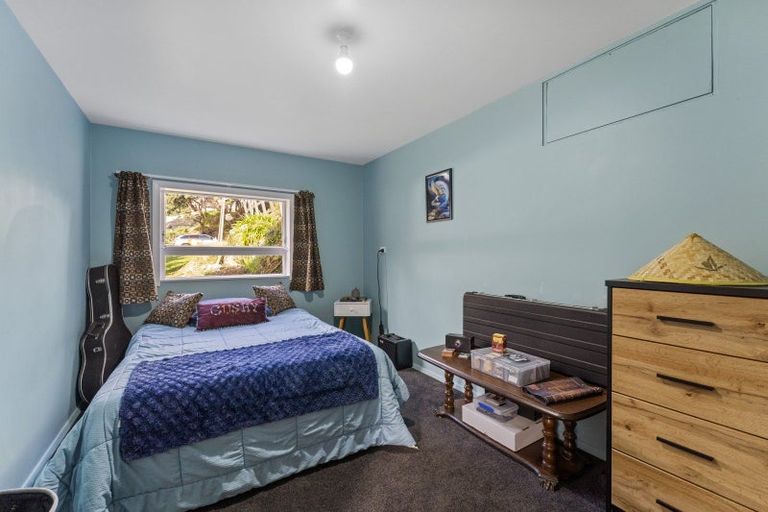 Photo of property in 61 Tiromoana Road, Raumati South, Paraparaumu, 5032