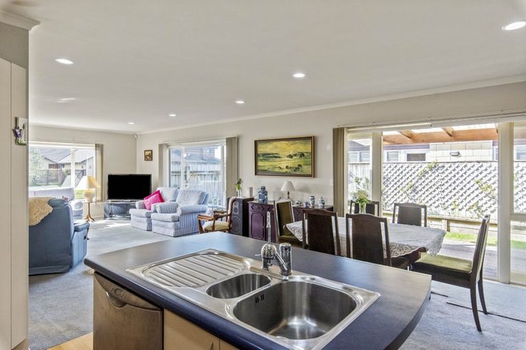 Photo of property in 84 Regent Drive, Paraparaumu Beach, Paraparaumu, 5032