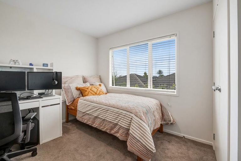 Photo of property in 69 Bluebird Crescent, Unsworth Heights, Auckland, 0632