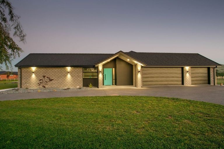 Photo of property in 46 Seachange Drive, Leamington, Cambridge, 3432