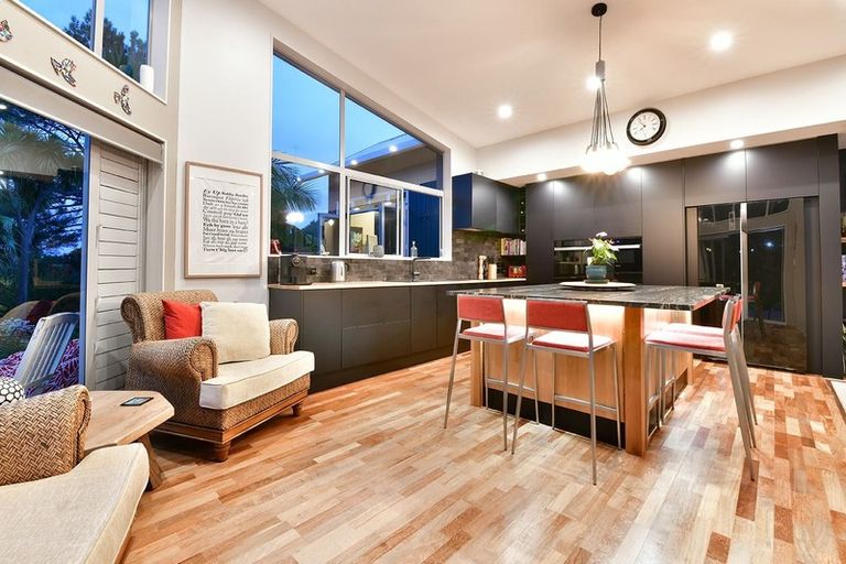 Photo of property in 84a Scott Road, Stanmore Bay, Whangaparaoa, 0932