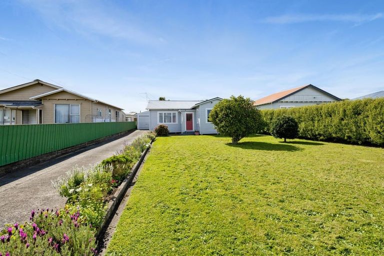 Photo of property in 12 Burns Street, Hawera, 4610