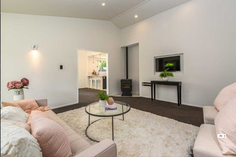 Photo of property in 32 Ambleside Drive, Burnside, Christchurch, 8053