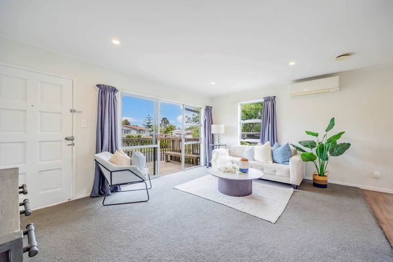 Photo of property in 138 Moire Road, West Harbour, Auckland, 0618