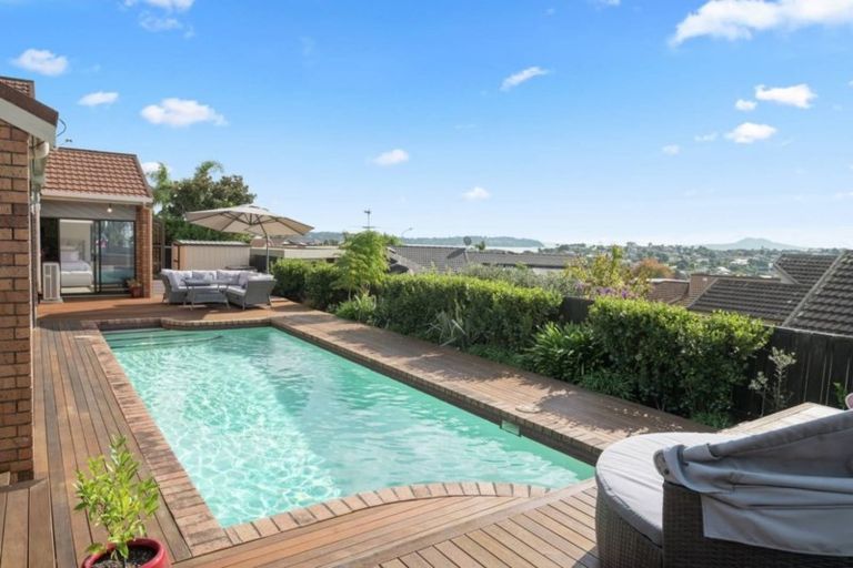 Photo of property in 64 Oliver Road, Eastern Beach, Auckland, 2012