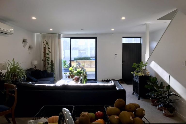 Photo of property in 11 Rua Kai Way, Brooklyn, Wellington, 6021