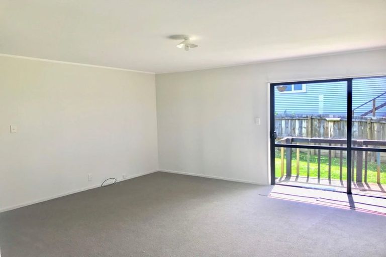 Photo of property in 2/27 Christmas Road, Manurewa, Auckland, 2102