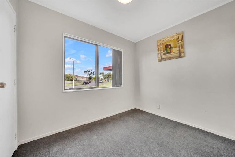Photo of property in 2/24 Norrie Smith Avenue, Flat Bush, Auckland, 2023