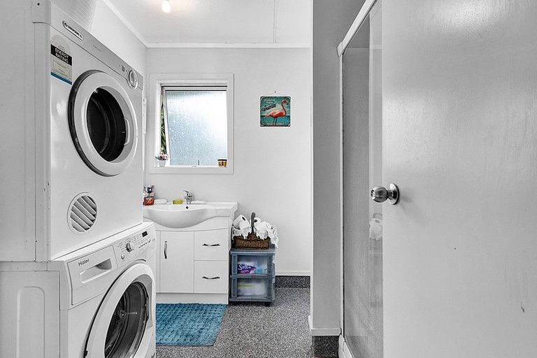 Photo of property in 15b Parsons Street, Vogeltown, New Plymouth, 4310