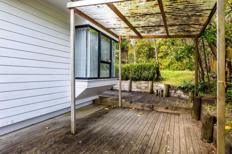 Photo of property in 2/20 Barbados Drive, Unsworth Heights, Auckland, 0632