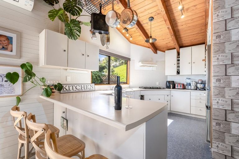 Photo of property in 10 The Crowsnest, Whitby, Porirua, 5024