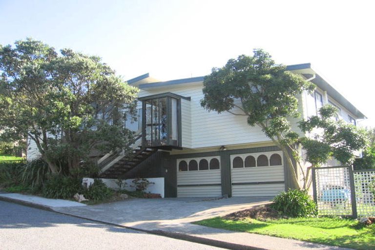 Photo of property in 1 Safari Crescent, Johnsonville, Wellington, 6037