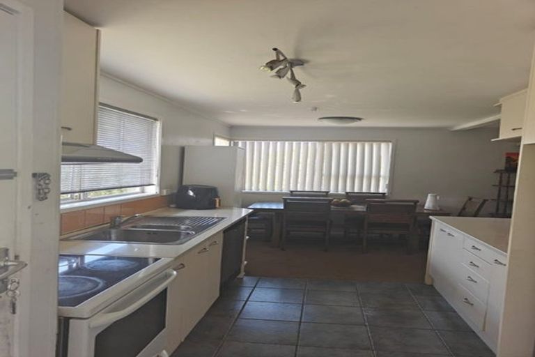 Photo of property in 4 Cranston Street, Torbay, Auckland, 0632